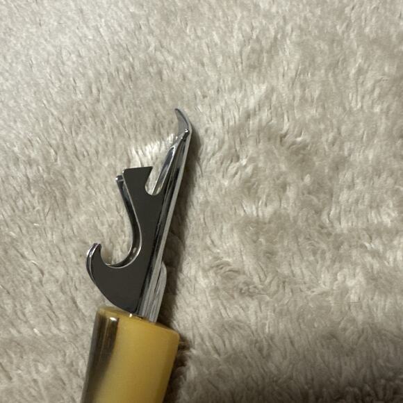 Vintage Ever-Wear TRAV-L-BAR Bakelite Handle Stainless Steel Can & Bottle Opener - Picture 4 of 7